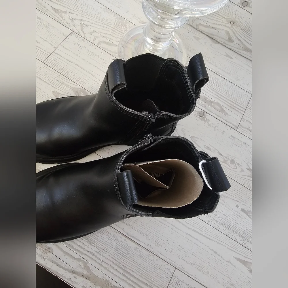 ZARA Kids Black Leather Chunky Boots Size 12.5 US (EU 30) Stylish & Durable